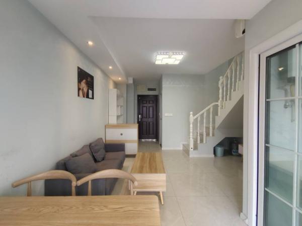 万诚国际中心 2室1厅